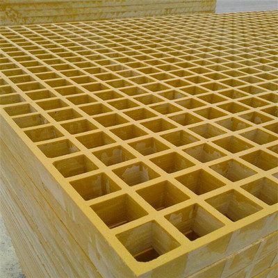 玻璃鋼格柵蓋板與玻璃鋼格柵板 特性、區別與應用